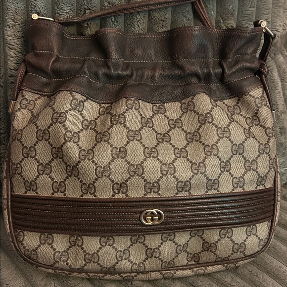 Gucci Vintage 70s Crossbody Bag GG Monogram Camera Bucket Shoulder Bag 1970s